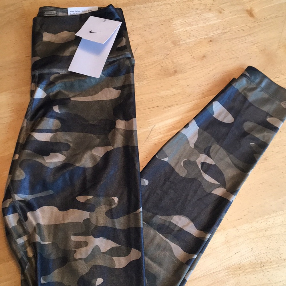 NIKE Dri-Fit One Women's X-Small Olive Camo Print Full Length Leggings - NEW